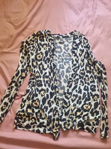 Sobretudo estampado de onça 