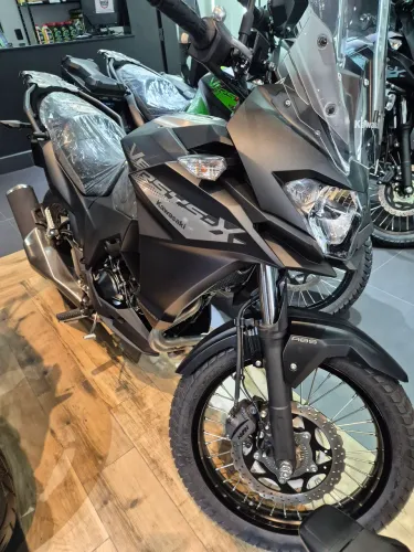 Versys 300x Prata