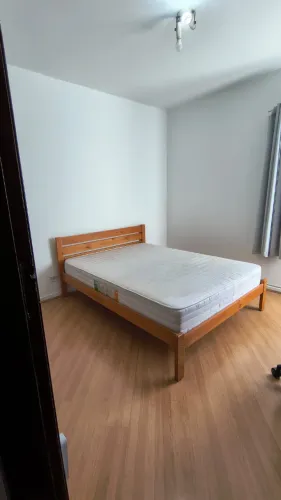 Cama de casal + Colchão de molas ensacadas