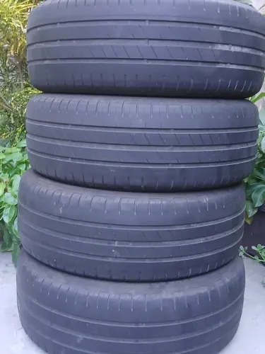 Vendo 4 pneus
