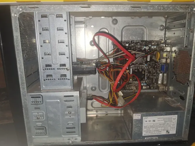 Gabinete Gamer à Venda - Ótimo Estado por até R$350!