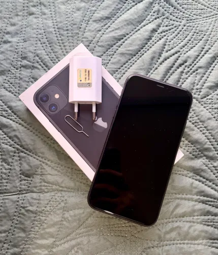 iPhone 11 64GB Preto - Excelente Estado de Conservação