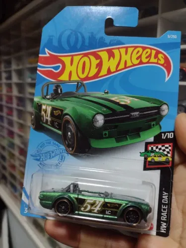 Hot Wheels Triumph TR6 - lacrada
