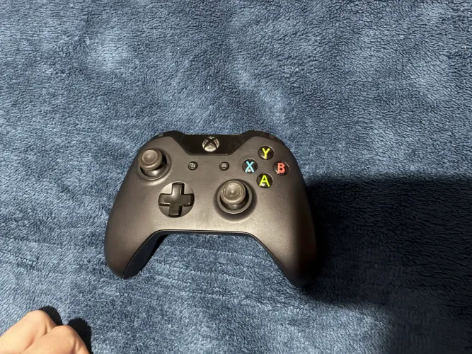 Controle Xbox One + Bateria e Dongle para PC