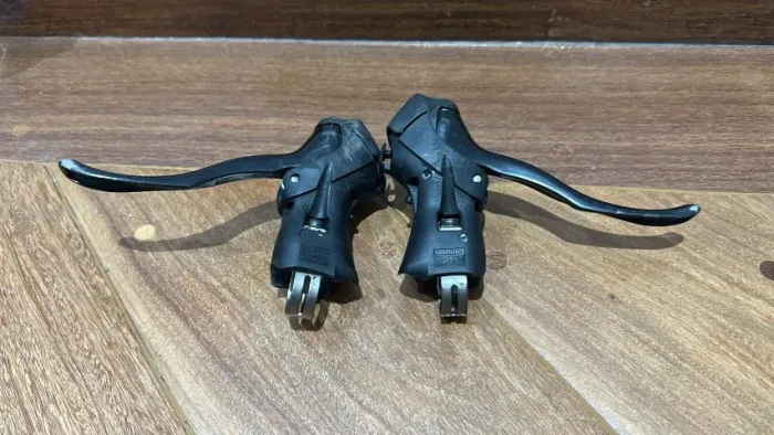 STI Shimano Claris ST2200 8v