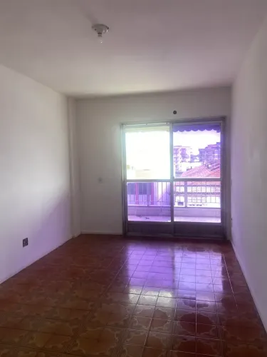 Imóvel para aluguel tem 85 metros quadrados com 2 quartos em Vila Valqueire - Rio de Janei