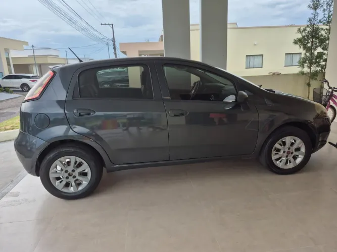 Fiat Punto Attractive 1.4 Fire Flex 8V 5P 2014