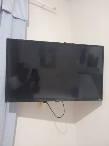 Tv Philco Smart 32, com defeito!!! Possui controle.