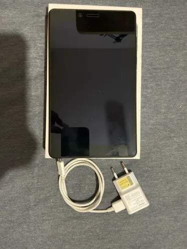Tablet Samsung galaxy tab A, funcionando em perfeito estado, carregador e caixa original