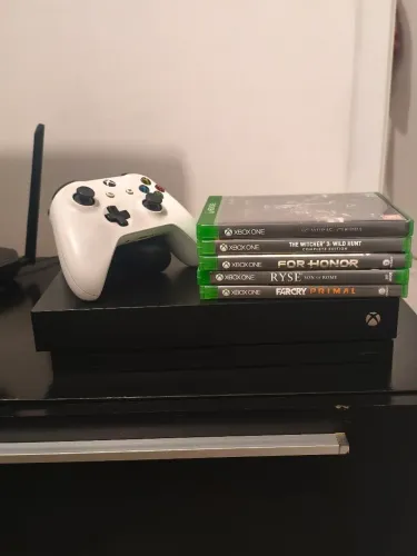 Xbox one x 1tb edição Black white