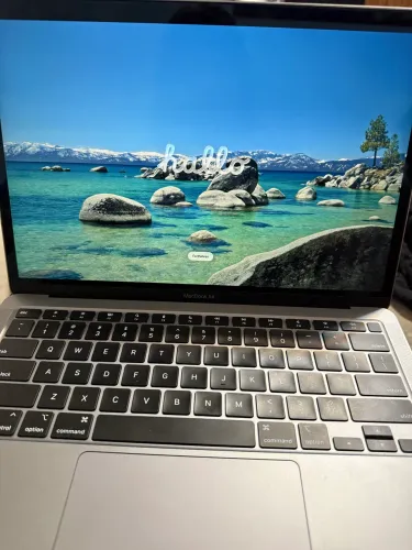 MacBook Air M1 8GB 256GB - Bateria 93% - Excelente estado