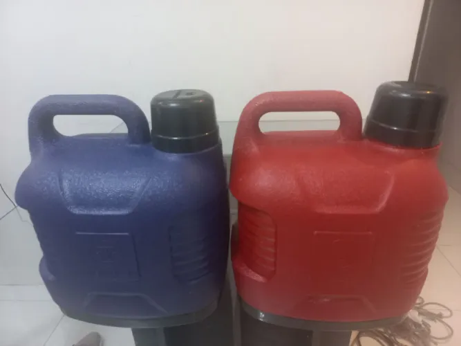 GARRAFAS DE SUCO 5 LITROS E CAIXAS ORGANIZADORAS 70 LITROS. PRA VENDER LOGOOO!!!