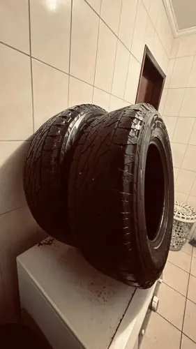 2 Pneus Firestone Dueler 235/70 R16 - Meia Vida