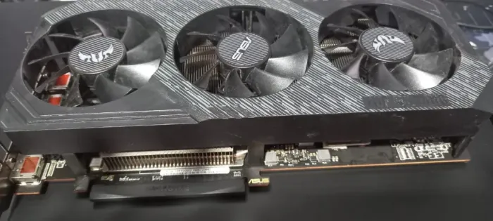 Placa De Vídeo Asus TUF Gaming AMD Radeon RX 5700 8GB GDDR6 256-bit Triple Fan