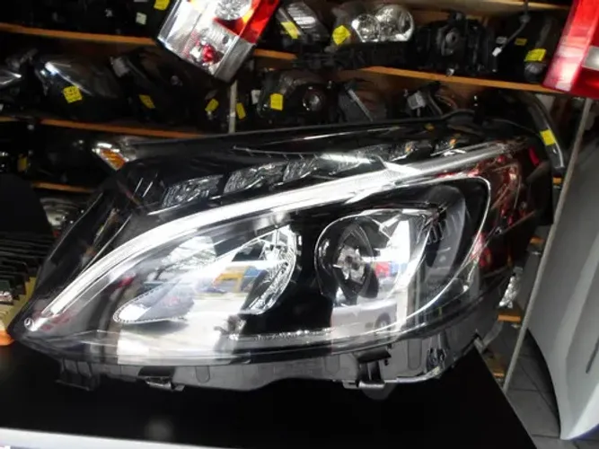 Farol Dianteiro Mercedes C180 C200 2015