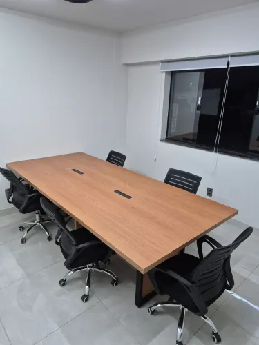 Mesa escritório sob medida.