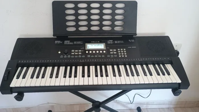 Teclado Roland ervas KB 330 completo