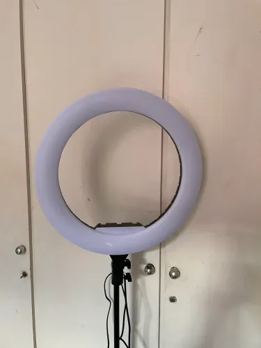 Ring Light 18" com suporte para 3 celulares, tripé de 2,10 metros