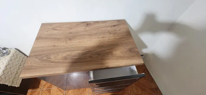 Gabinete de Alumínio com Tampo em MDF - Excelente Estado