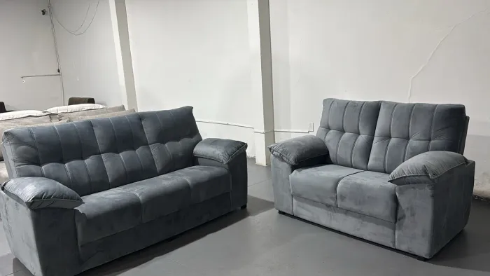Sofá a pronta entrega