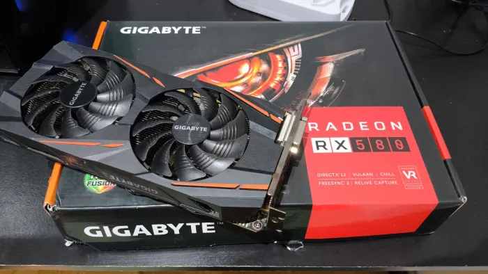 Placa de Vídeo Gigabyte RX 580 4GB na Caixa (DEFEITO / PEÇAS)