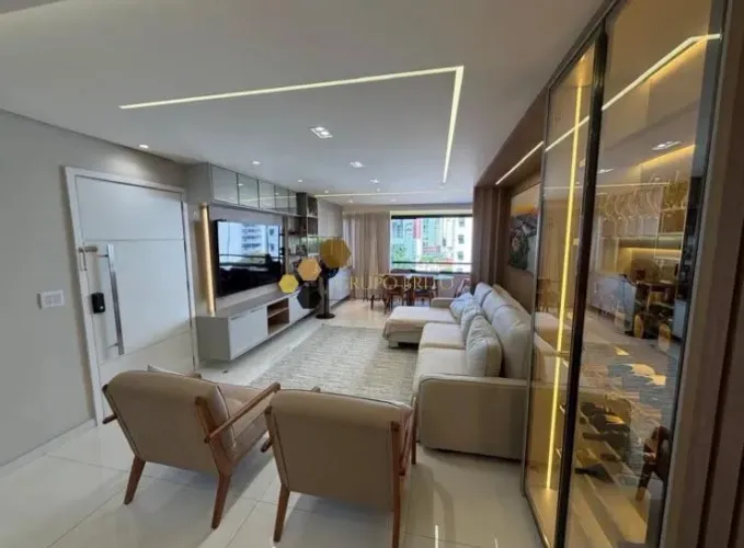 Apartamento totalmente reformado à venda nas Graças