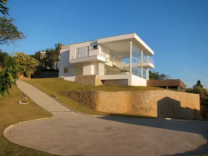 Sobrado para aluguel tem 500 metros quadrados com 3 quartos em Cacupé - Florianópolis - SC
