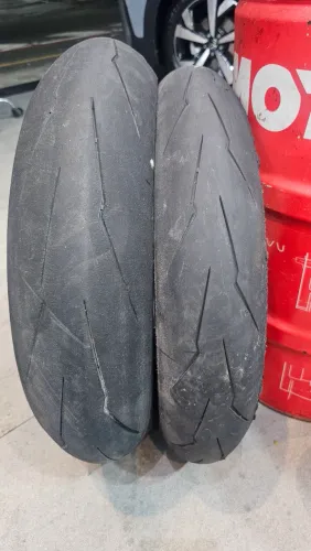 Pneu moto 