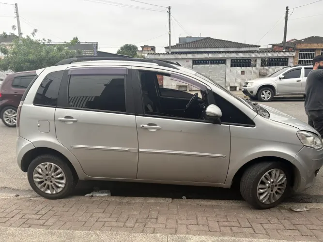 Fiat Idea Essence 1.6 Flex 16V 5P 2012