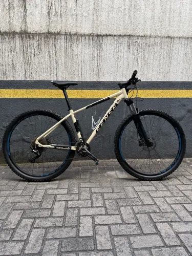 Sense Rock Evo - Shimano Deore + RockShox Judy - Aro 29