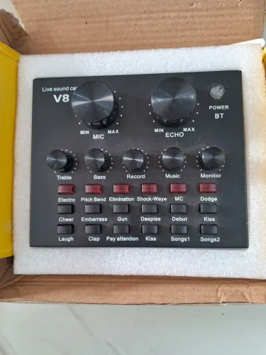 Mesa de som com 4 canais Live Sound Card V8
