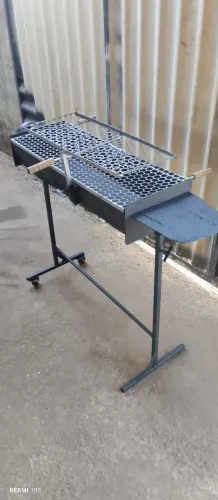 Churrasqueira para Espetinho 80 cm comprimento 28 cm largura, chapa 14#
