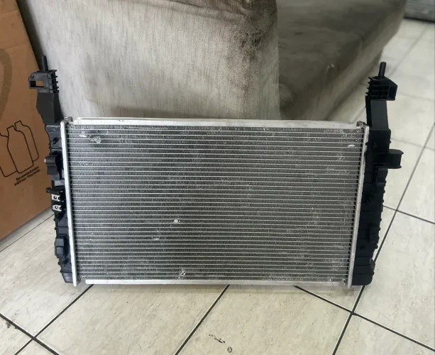 RADIADOR DE MERIVA BRASADO! (SEMI NOVO)