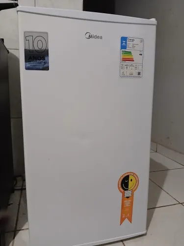 Frigobar Midea