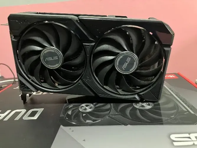 RX 9060 XT 16GB Asus Dual