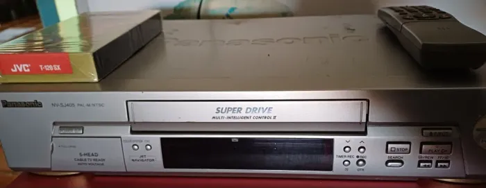 Vendo Vídeo Cassete NV-SJ405 PANASONIC com Controle Remoto 