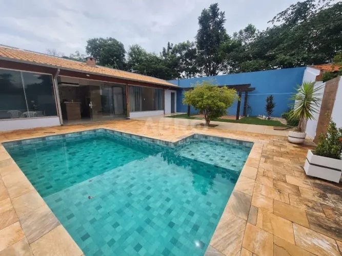 Casa para venda com 270 m² e 3 quartos em Vale Florido, Piratininga - SP