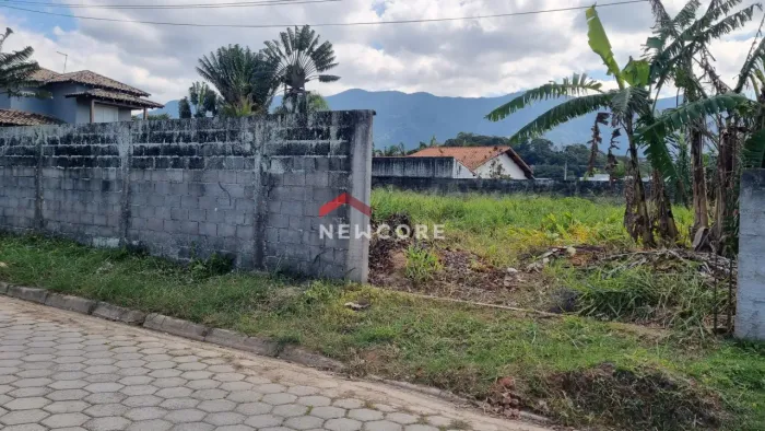 Lote em Rua Dezesseis - Capricórnio II - Caraguatatuba/SP