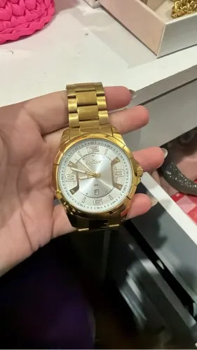 Vendo relógio novo