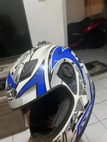Capacete sem viseira