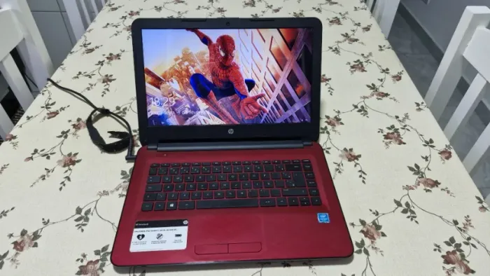 Notebook HP com SSD - 4GB RAM - Intel Pentium - Muito conservado