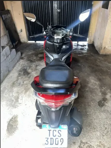 Scooter 150cc Vermelha - Impecável - Todas as revisões na concessionária!