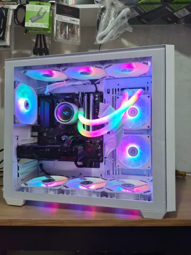 PC Gamer, Ryzen 5, 16gb ddr4, B450m, RX6600 8GB 