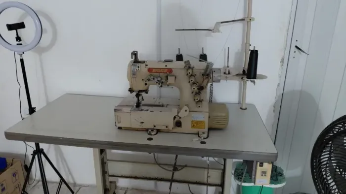 MÁQUINA INDUSTRIAL GALONEIRA SEMI NOVA