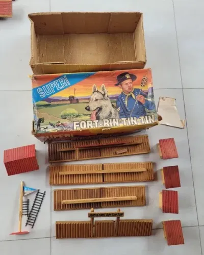 FORT RIN TIN TIN COM CAIXA ORIGINAL COMPLETO ITEM DE COLECIONADOR