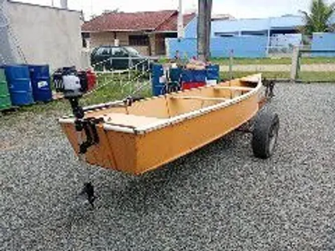 Vendo batera motor 75cc 2,800 mais carretinha 