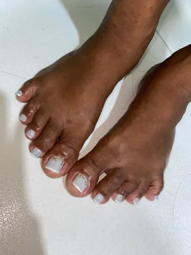 MANICURE A DOMICÍLIO 