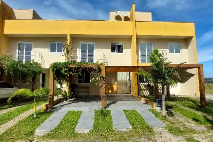 Sobrado Mobiliado de 3 Quartos à Venda - Praia Lagoa Cortada, Balneário Gaivota SC