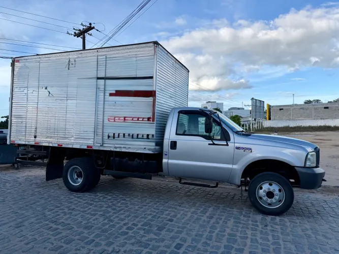 Ford F-4000 2005 Baú 