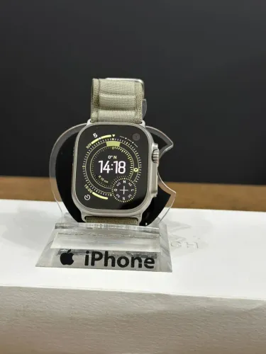 Apple Watch Ultra 2 49 mm titânio